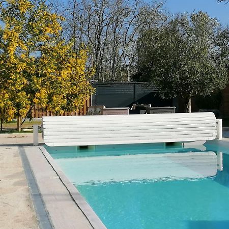 La Resiniere Bed & Breakfast Salles  Exterior photo
